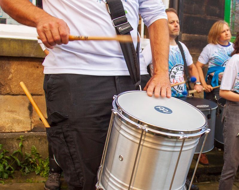 Learn percussion with Banda na rua